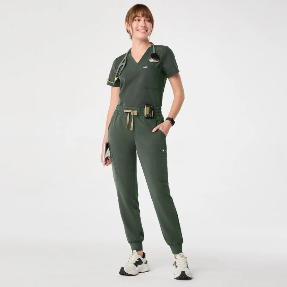 FIGS | Women’s Relaxed Scrub Joggers | Moss | Size S/P | Gently Used